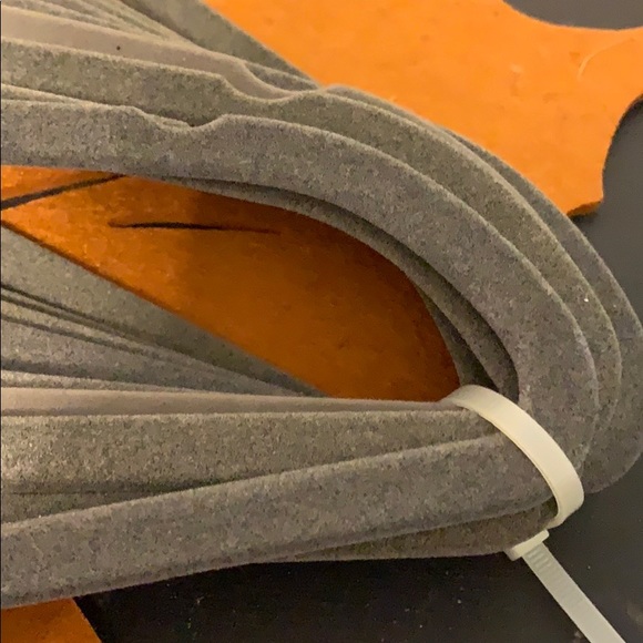 12 Non slip hangers - Picture 4 of 4